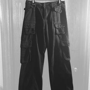 Shein Black Cargo Pants size Medium 
Excellent condition